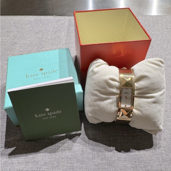 Kate Spade Watch EUC Gold - Picture 3 of 6